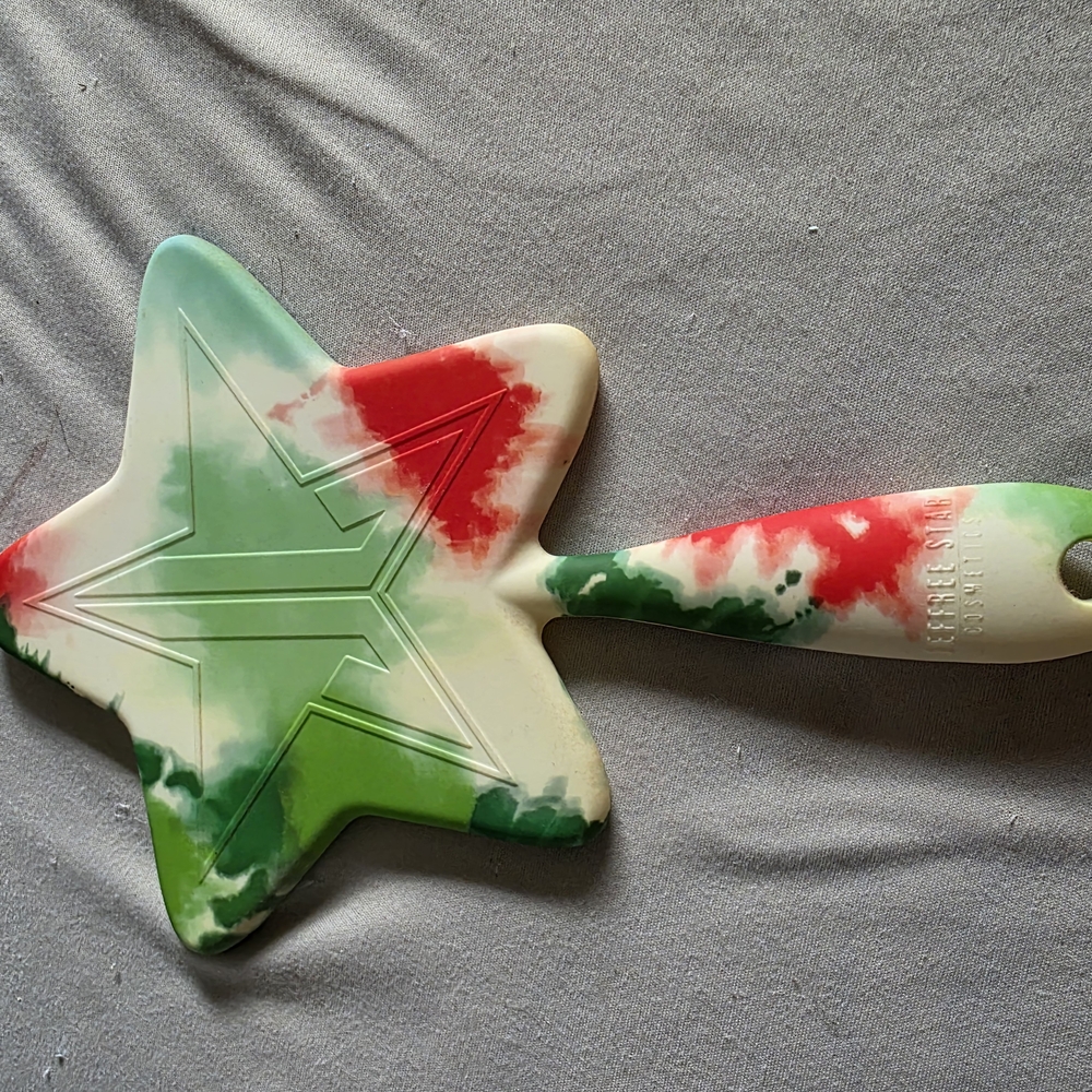 Jeffree Star Star-Shaped Mirror - Red, Green, Cream